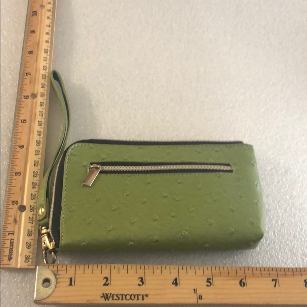 Perillini olive green wristlet - Picture 10 of 16